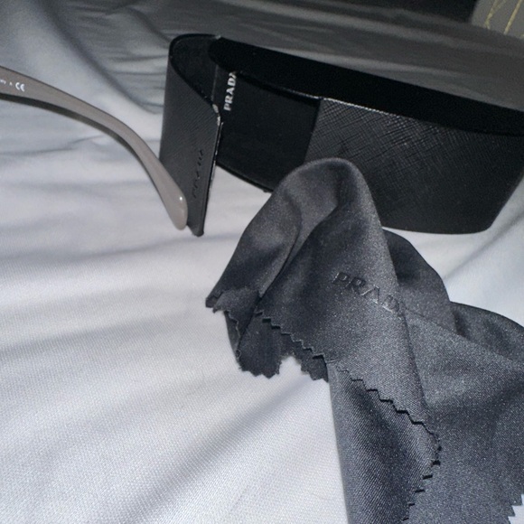 Prada frames - Picture 6 of 6